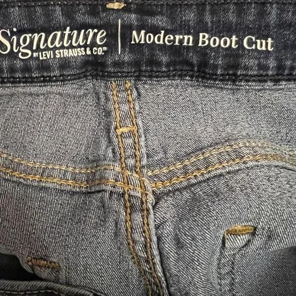 Signature by Levi Strauss women’s denim jeans 33X32 on tag modern boot cut - Picture 5 of 10